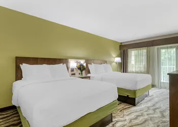 Best Western Plus River Escape Inn & Suites hotel thumbnail 7