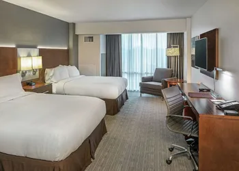 DoubleTree by Hilton Omaha Southwest hotel thumbnail 7