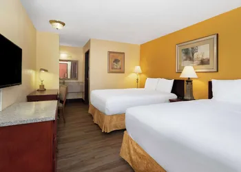 Travelodge by Wyndham Albuquerque East hotel thumbnail 6