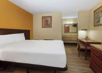 Travelodge by Wyndham Albuquerque East hotel thumbnail 7