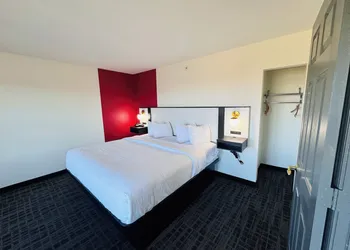 Ramada by Wyndham Sparta/At Speedway hotel thumbnail 7