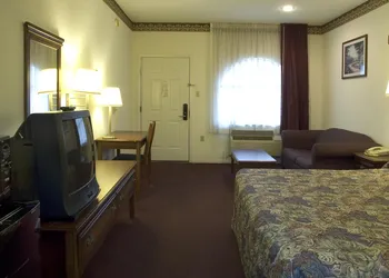 Budget Host, Hempstead Inn hotel thumbnail 6