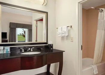 Hampton Inn & Suites Millington hotel thumbnail 3