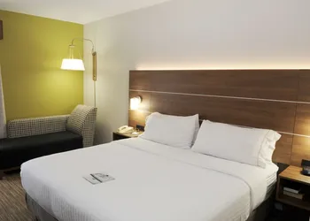 Holiday Inn Express Henderson N Evansville South by IHG hotel thumbnail 5