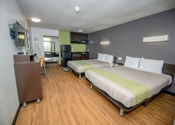 Studio 6 Tyler, TX hotel thumbnail 7