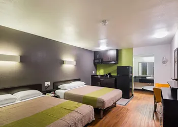Studio 6 Tyler, TX hotel thumbnail 8
