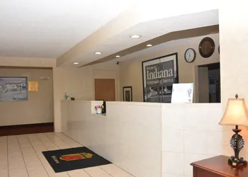 Super 8 by Wyndham Corydon hotel thumbnail 3