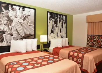 Super 8 by Wyndham Corydon hotel thumbnail 4