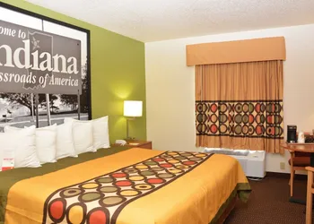 Super 8 by Wyndham Corydon hotel thumbnail 6