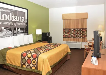 Super 8 by Wyndham Corydon hotel thumbnail 7