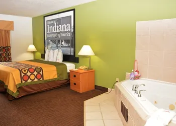 Super 8 by Wyndham Corydon hotel thumbnail 8