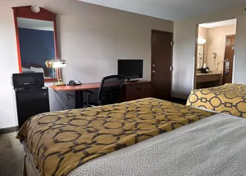 Baymont by Wyndham Corydon hotel thumbnail 7