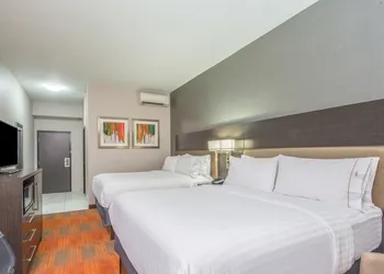 Holiday Inn Express & Suites Shawnee-Kansas City West by IHG hotel thumbnail 2