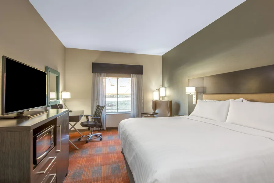 Holiday Inn Express & Suites Shawnee-Kansas City West by IHG hotel detail image 6