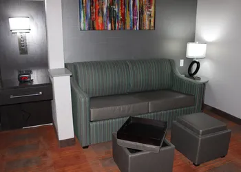 Holiday Inn Express & Suites Shawnee-Kansas City West by IHG hotel thumbnail 7