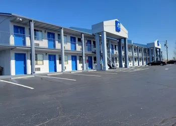 Smokies Motel hotel thumbnail 6