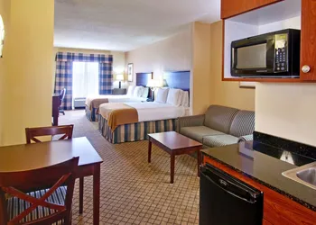 Holiday Inn Express & Suites Millington by IHG hotel thumbnail 3