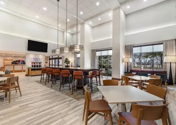 Hampton Inn & Suites Dallas/Plano-East hotel thumbnail 2