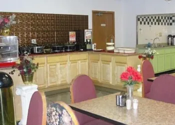 Royal Inn Knoxville Airport Alcoa hotel thumbnail 7