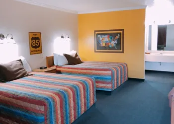 Covered Wagon Motel hotel thumbnail 5