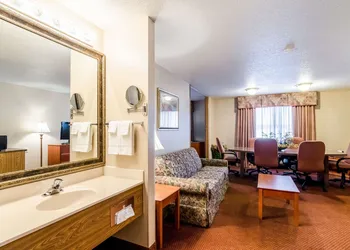 Quality Inn Alliance hotel thumbnail 5