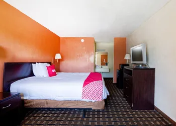 OYO Hotel Pensacola I-10 & Hwy 29 hotel thumbnail 7