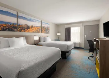 Days Inn by Wyndham Murphy hotel thumbnail 6