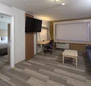 Holiday Inn Express & Suites Rochester Hill - Detroit Area by IHG hotel detail image 5