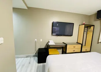 Rodeway Inn Near JFK Airport hotel thumbnail 8