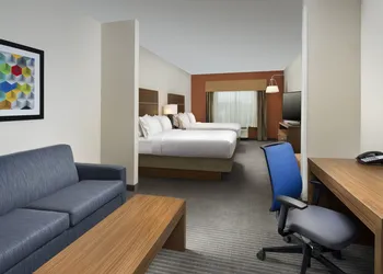 Holiday Inn Express & Suites Bay City by IHG hotel thumbnail 3