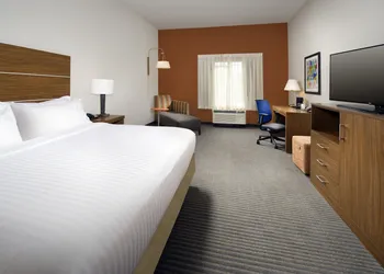 Holiday Inn Express & Suites Bay City by IHG hotel thumbnail 5