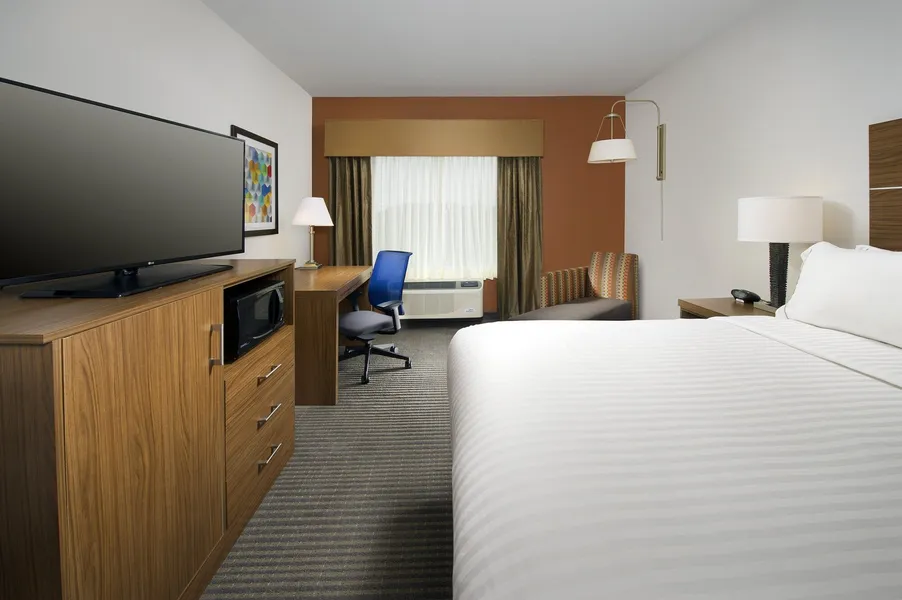 Holiday Inn Express & Suites Bay City by IHG hotel detail image 6