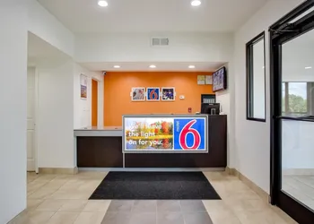 Motel 6 White House, TN hotel thumbnail 2