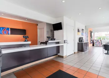 Motel 6 Long Beach, CA - International City hotel thumbnail 3