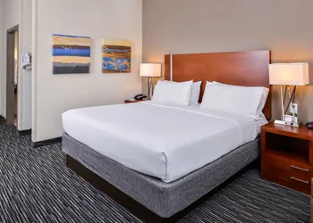 Holiday Inn Express & Suites York by IHG hotel thumbnail 2