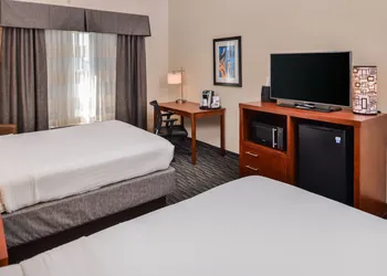 Holiday Inn Express & Suites York by IHG hotel thumbnail 6