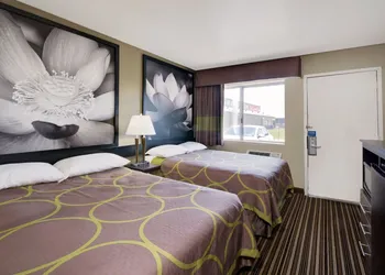 Super 8 by Wyndham Florence hotel thumbnail 6