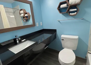Relax Inn hotel thumbnail 6