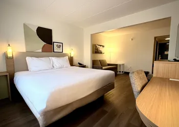 Spark by Hilton Waynesboro hotel thumbnail 4