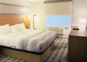 AmericInn by Wyndham Lake Mills hotel thumbnail 5