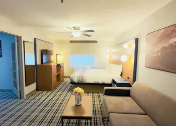 AmericInn by Wyndham Lake Mills hotel thumbnail 6