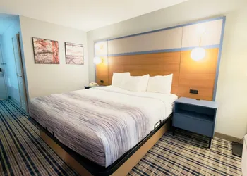 AmericInn by Wyndham Lake Mills hotel thumbnail 7