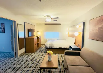 AmericInn by Wyndham Lake Mills hotel thumbnail 8