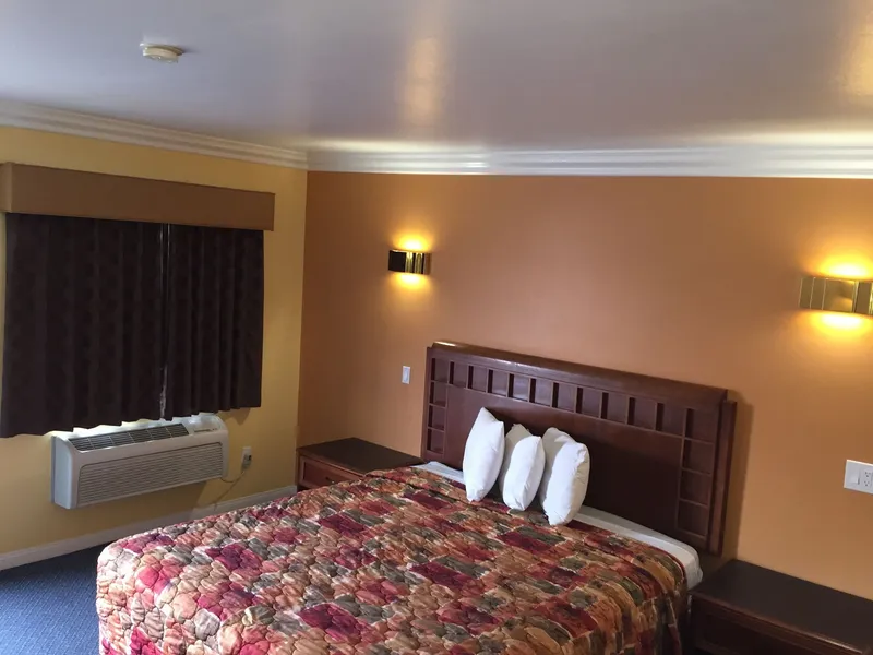 Industry Inn & Suites hotel detail image 6