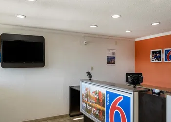 Motel 6 Florence, KY - Cincinnati Airport hotel thumbnail 3