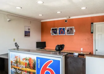 Motel 6 Florence, KY - Cincinnati Airport hotel thumbnail 4