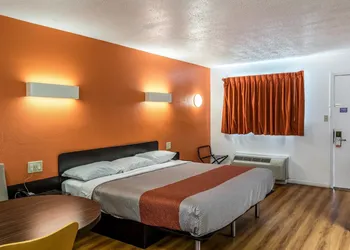 Motel 6 Florence, KY - Cincinnati Airport hotel thumbnail 7