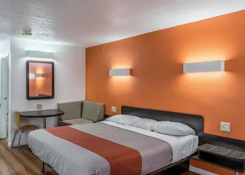 Motel 6 Florence, KY - Cincinnati Airport hotel thumbnail 8