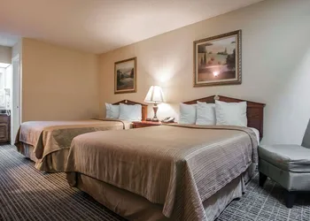 Quality Inn Waynesboro hotel thumbnail 7