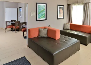 Scottish Inns & Suites hotel thumbnail 2
